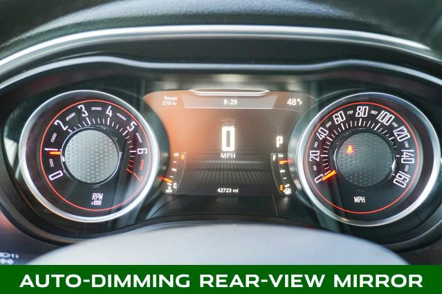 Used 2016 Dodge Challenger SXT image 20