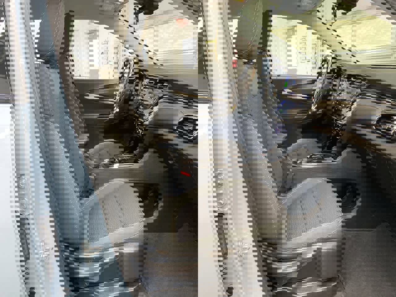 Used 2023 Chevrolet Bolt EUV LT image 19