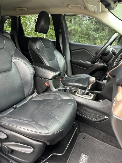 Used 2014 Jeep Cherokee Limited w/ Technology Group FWD image 22