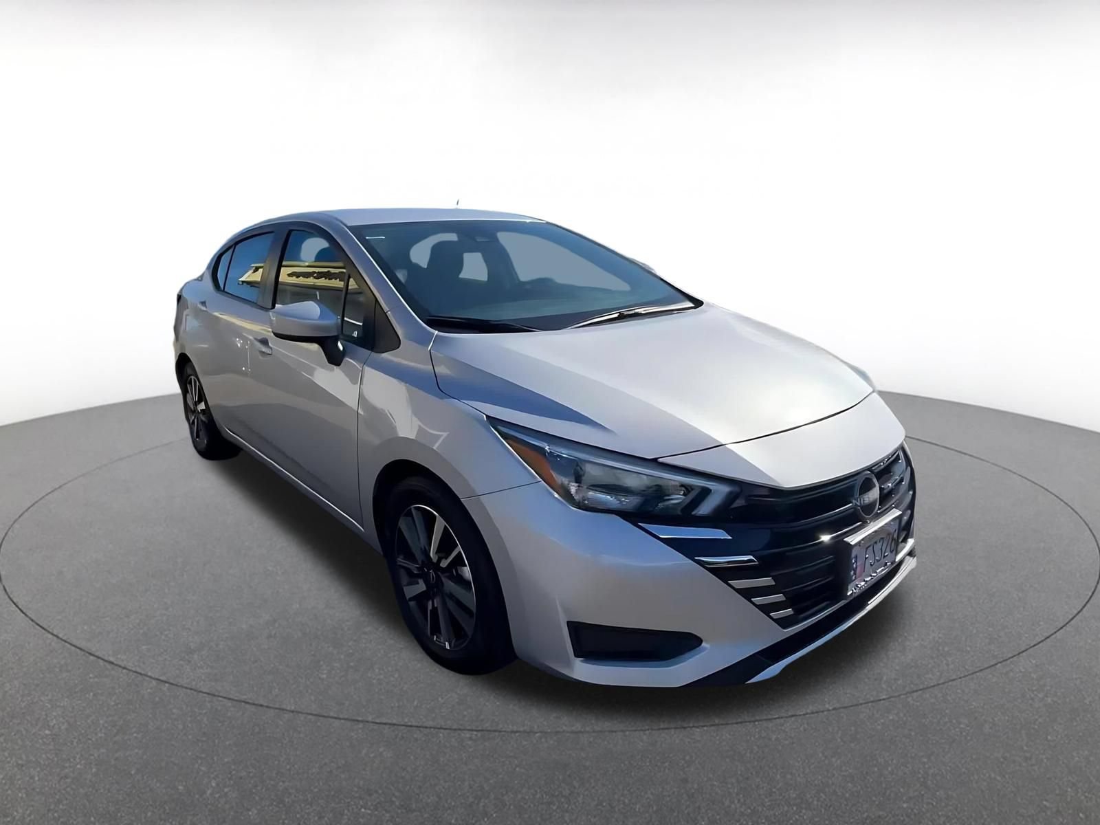 Used 2025 Nissan Versa SV FWD image 3