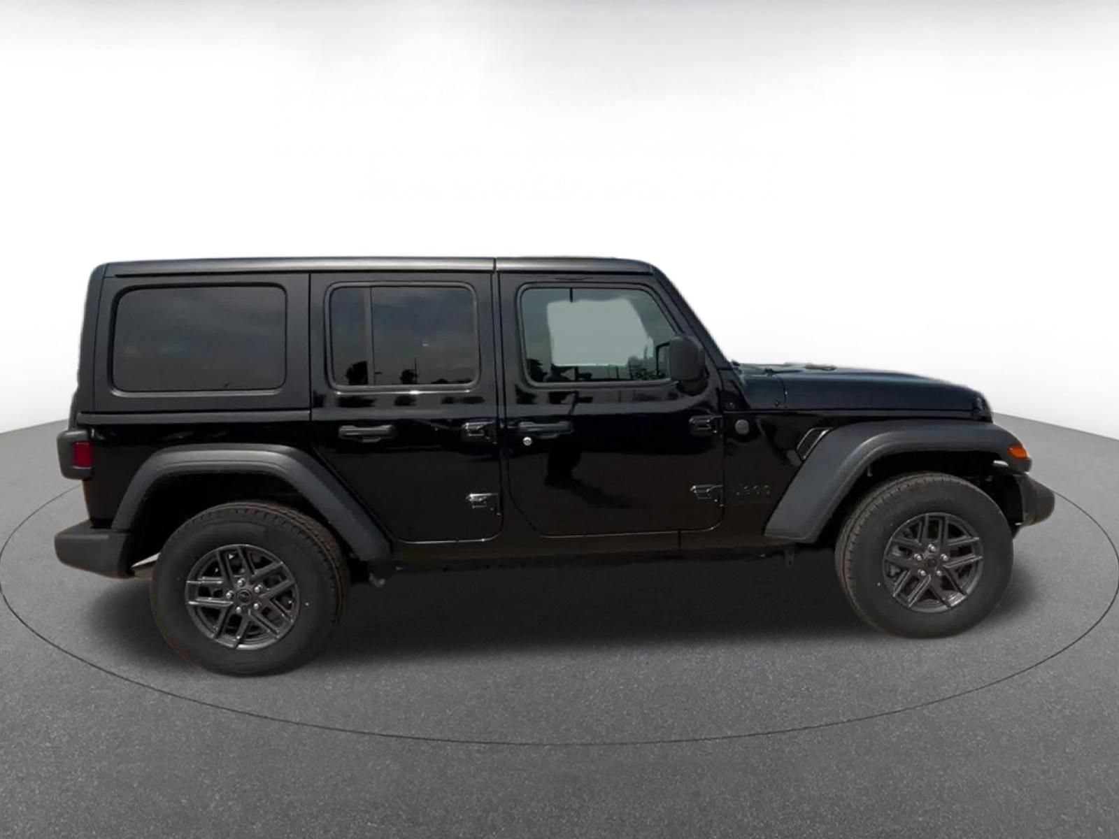 Used 2025 Jeep Wrangler Unlimited Sport AWD/4WD image 13