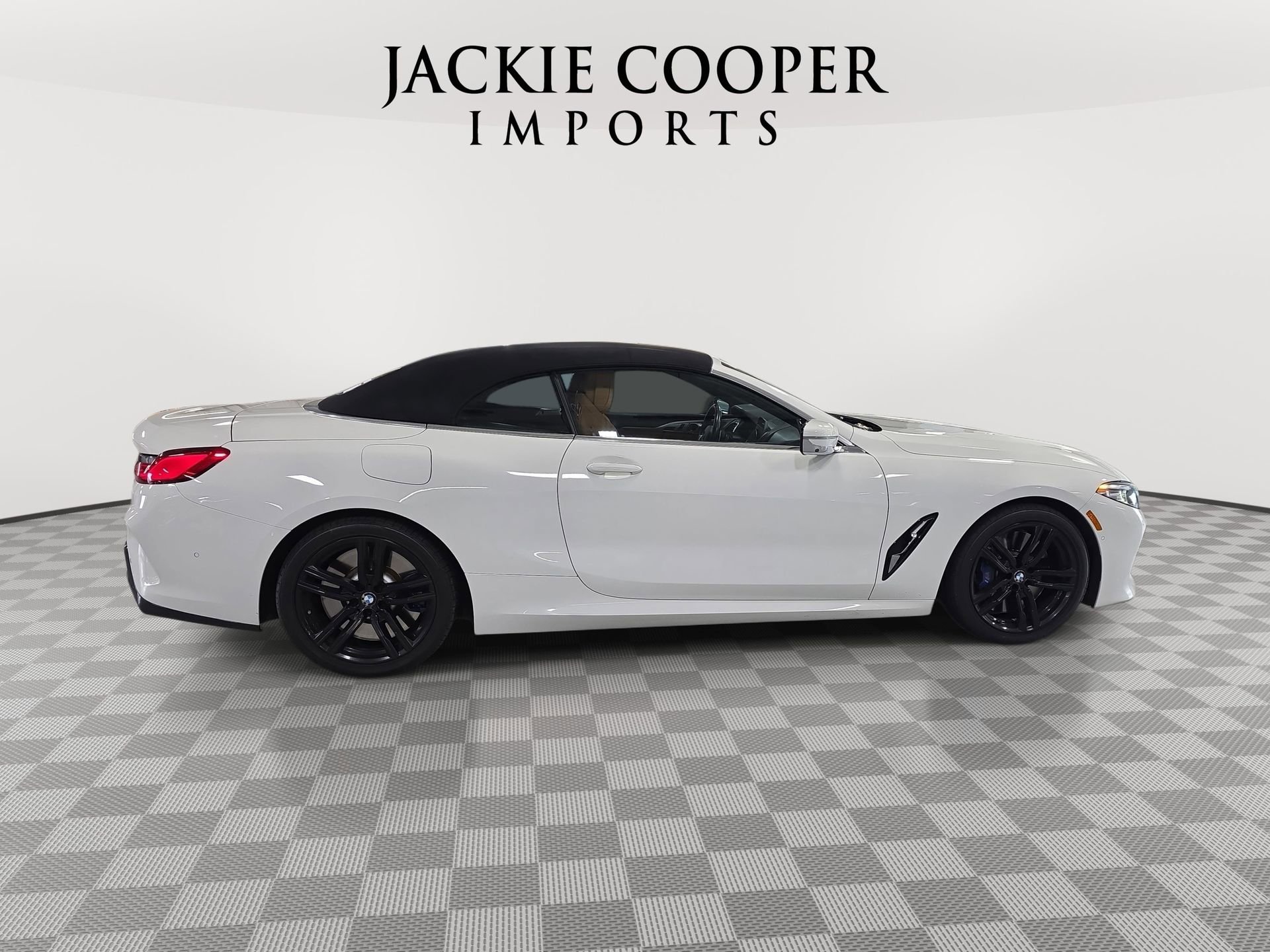 Used 2019 BMW M850i xDrive Convertible w/ Driver Assistance Package image 4