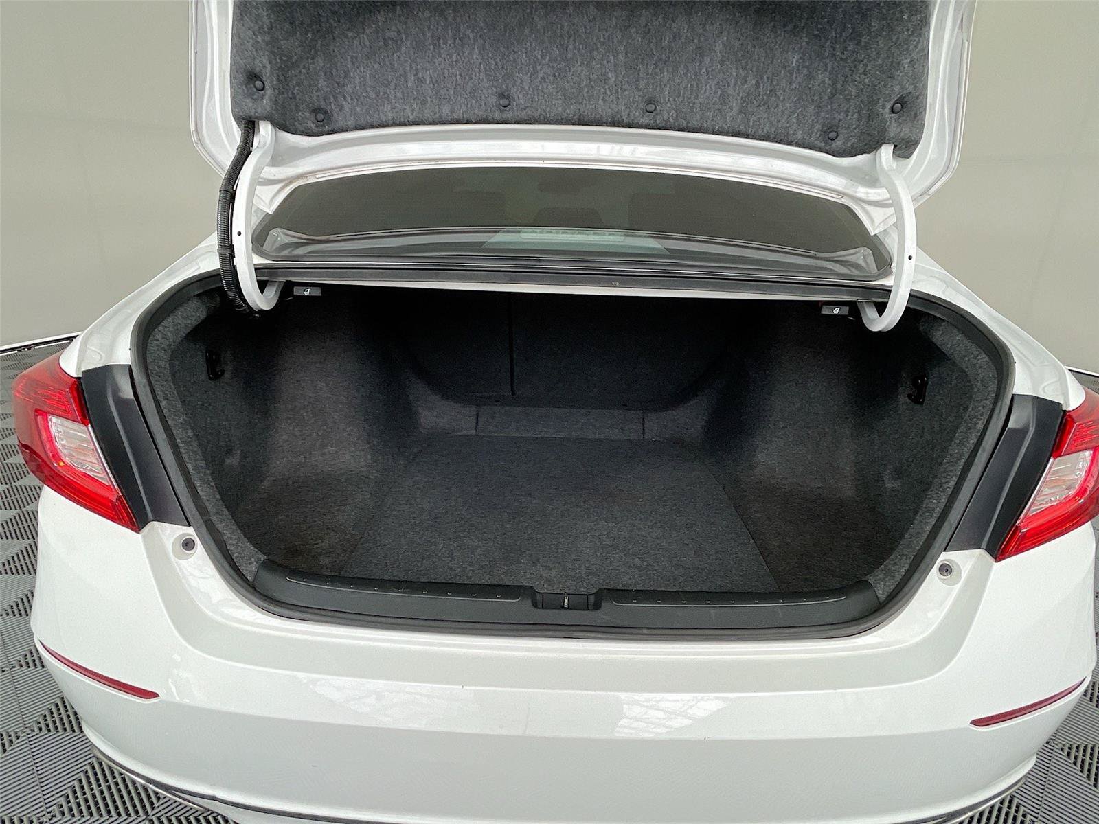 Used 2019 Honda Accord Sport image 27