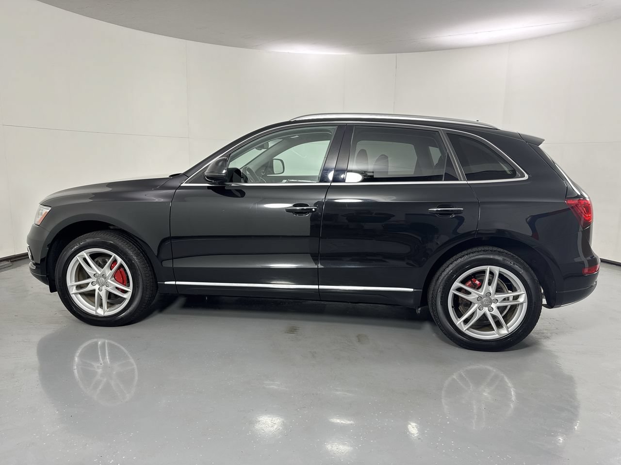 Used 2017 Audi Q5 2.0T Premium Plus w/ Technology Package AWD/4WD image 29