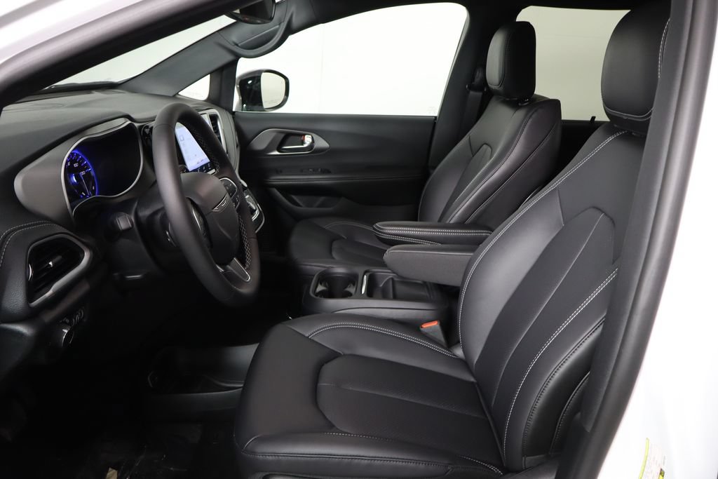 New 2027 Chrysler Pacifica Select FWD image 14