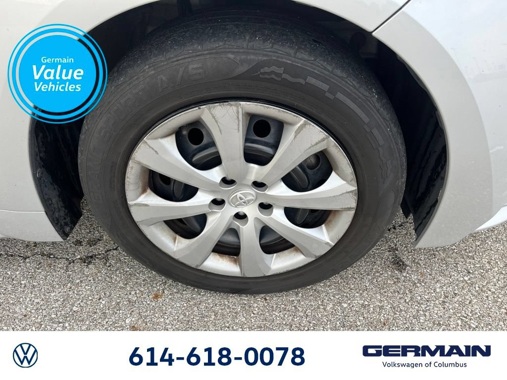 Used 2020 Toyota Corolla LE FWD image 11
