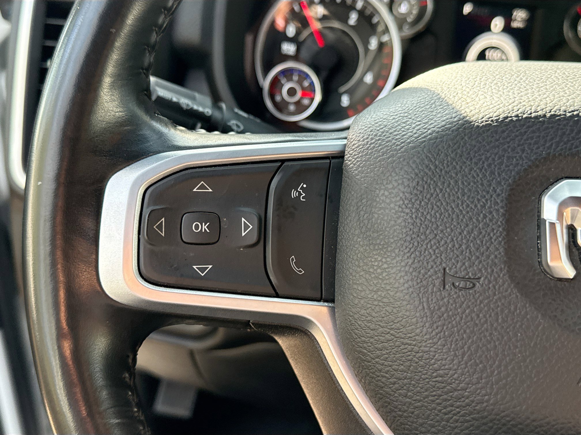 Used 2024 RAM 3500 Big Horn image 34