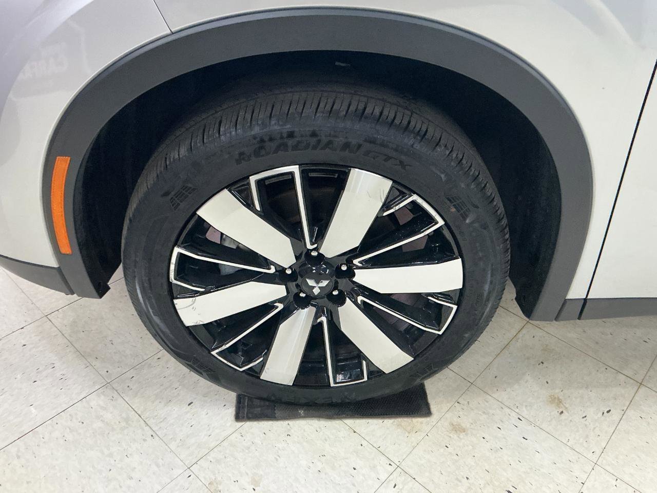 Used 2025 Mitsubishi Outlander AWD image 6