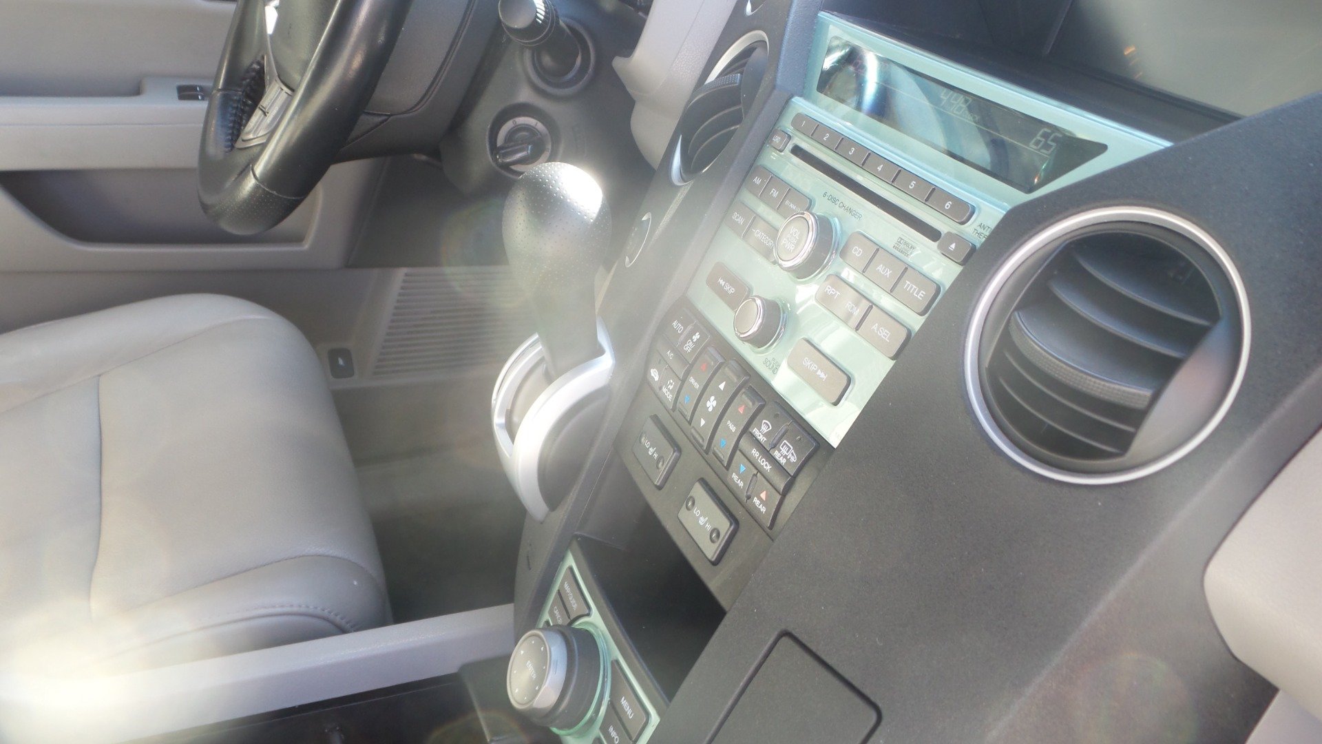 Used 2010 Honda Pilot Touring image 46