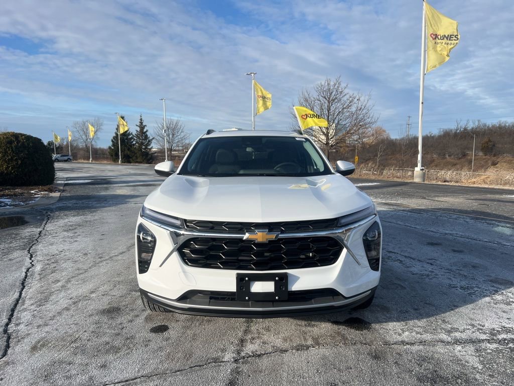 New 2026 Chevrolet Trax LT w/ Sunroof Package image 2