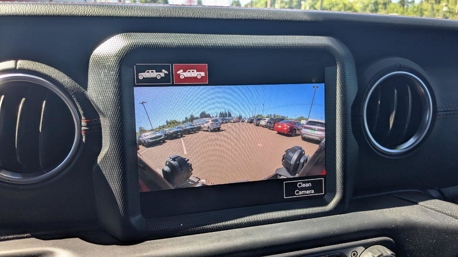 Used 2020 Jeep Gladiator Rubicon w/ Advanced Safety Group AWD/4WD image 24