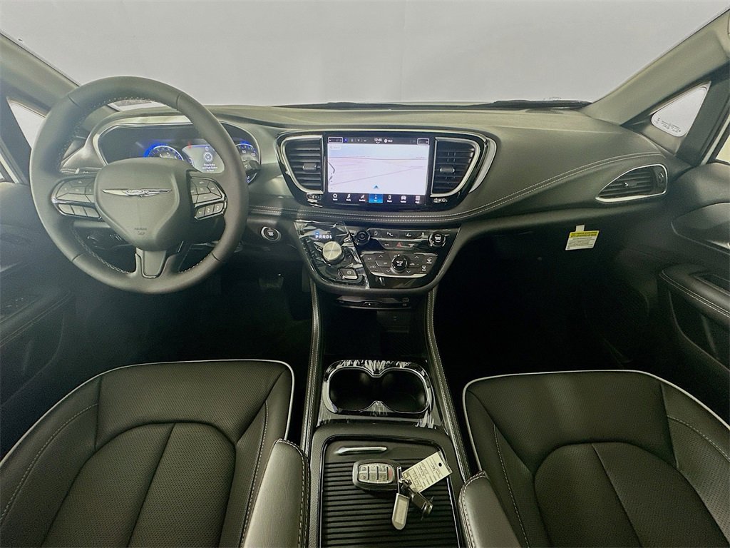 New 2026 Chrysler Pacifica Limited image 9