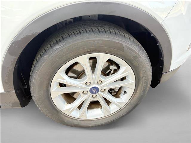 Used 2019 Ford Escape SEL AWD/4WD image 16