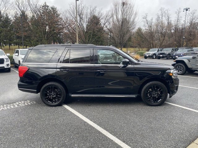 Used 2023 Ford Expedition XLT image 9