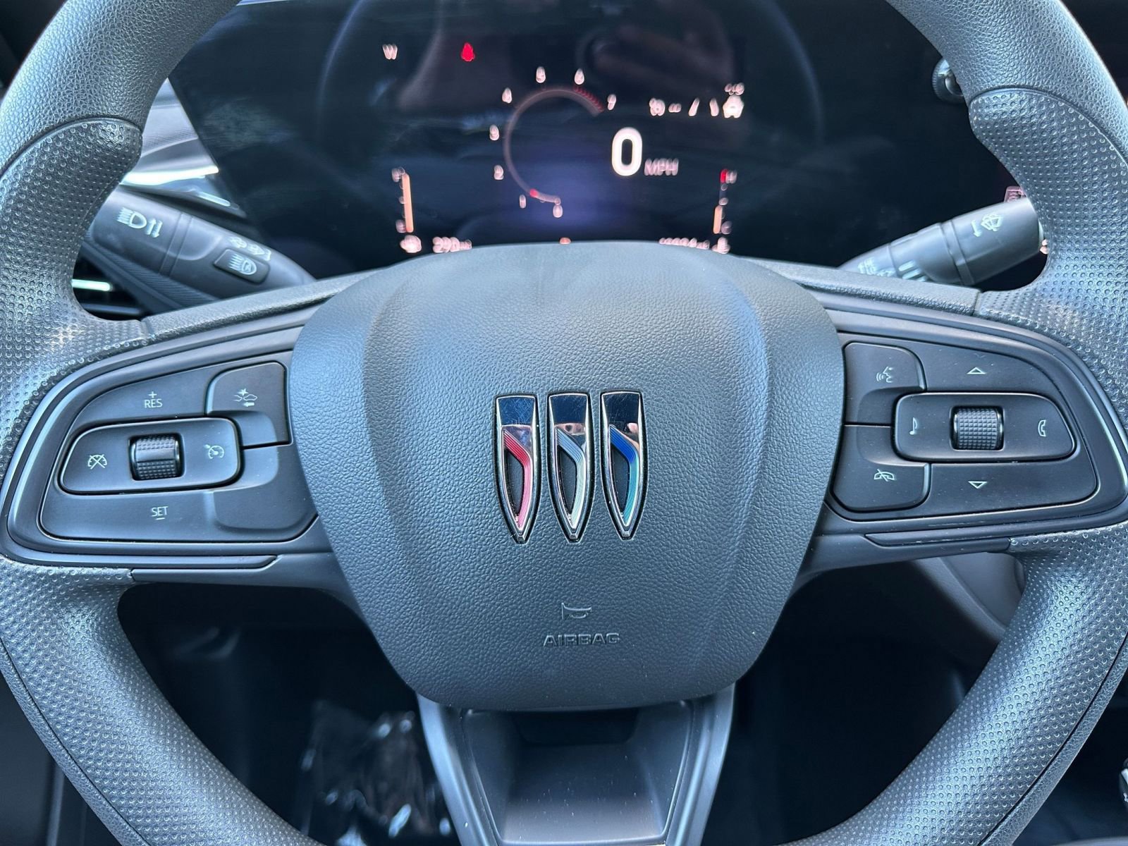 Used 2025 Buick Envista Preferred image 25