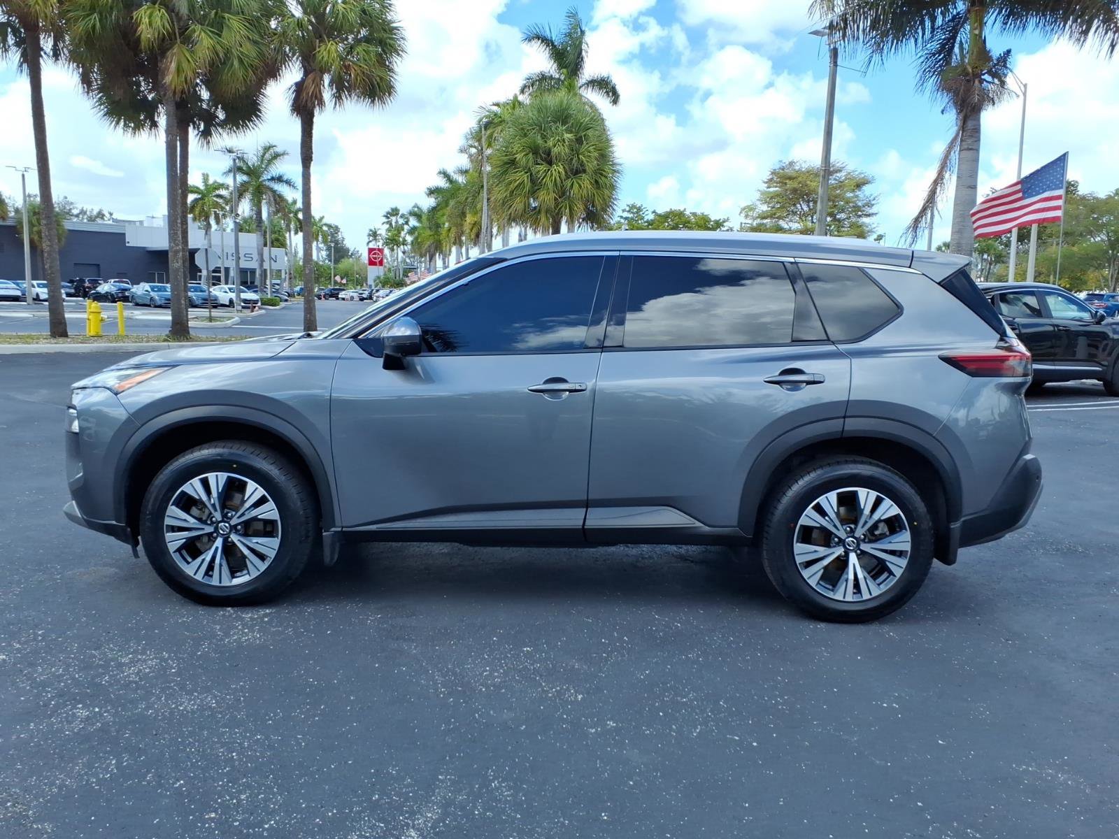 Certified 2021 Nissan Rogue SV w/ Premium Package image 4