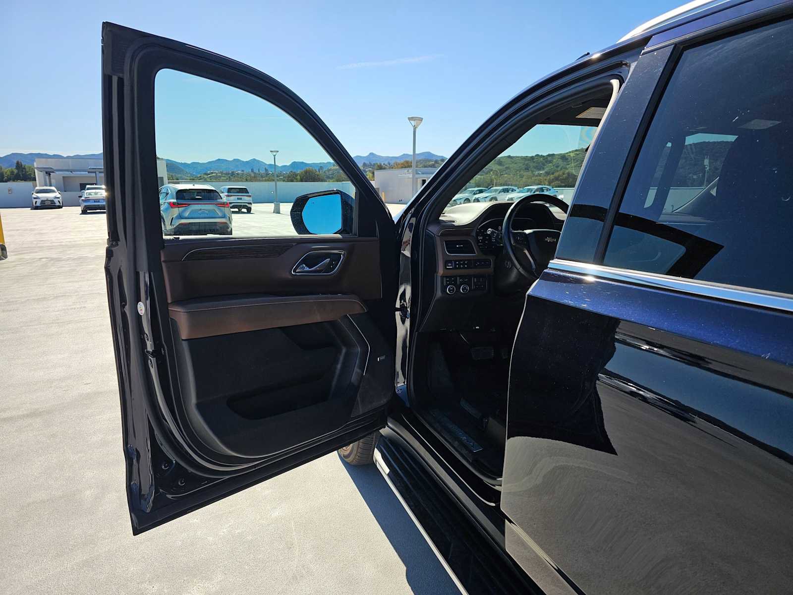 Used 2023 Chevrolet Tahoe High Country w/ LPO, Illumination Package image 21