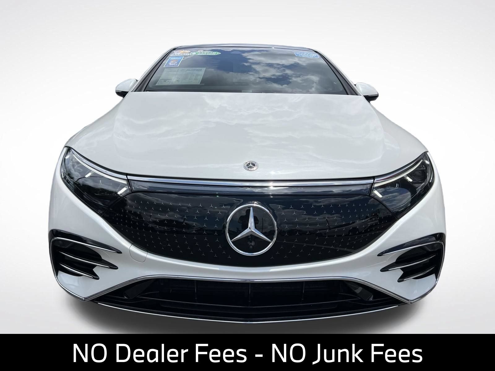 Used 2022 Mercedes-Benz EQS 580 4MATIC Sedan image 4
