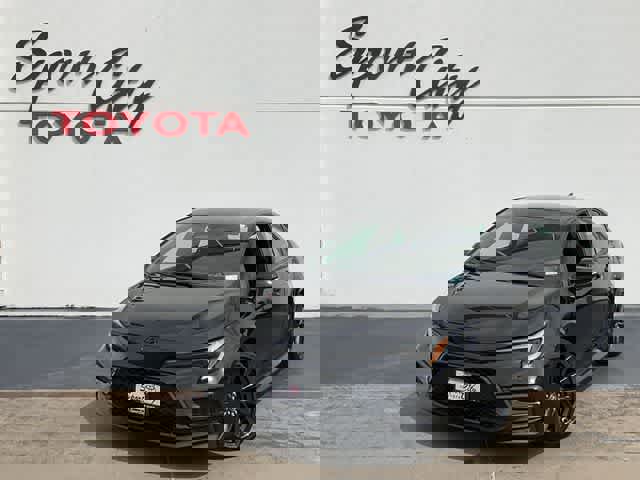 Used 2023 Toyota Corolla SE w/ Carpet Mat Package (TMS) image 1