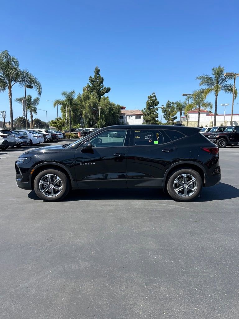 Used 2025 Chevrolet Blazer LT image 7