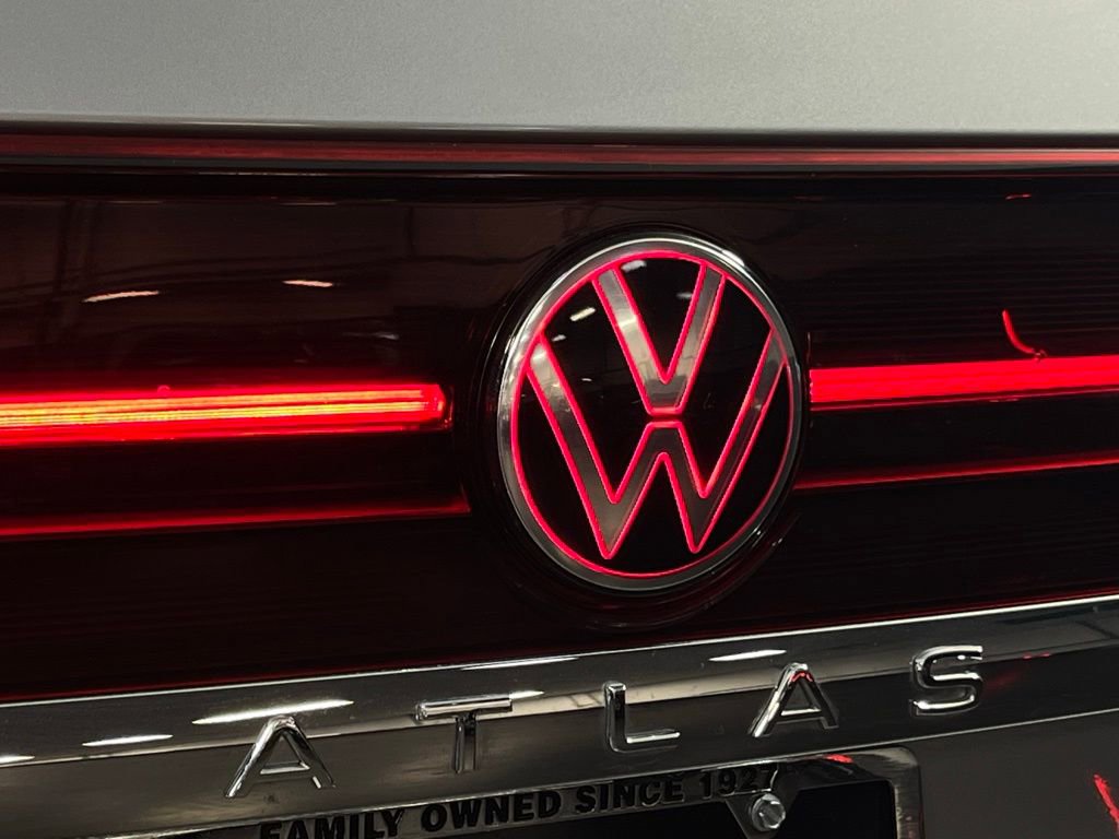 Used 2025 Volkswagen Atlas SEL image 14