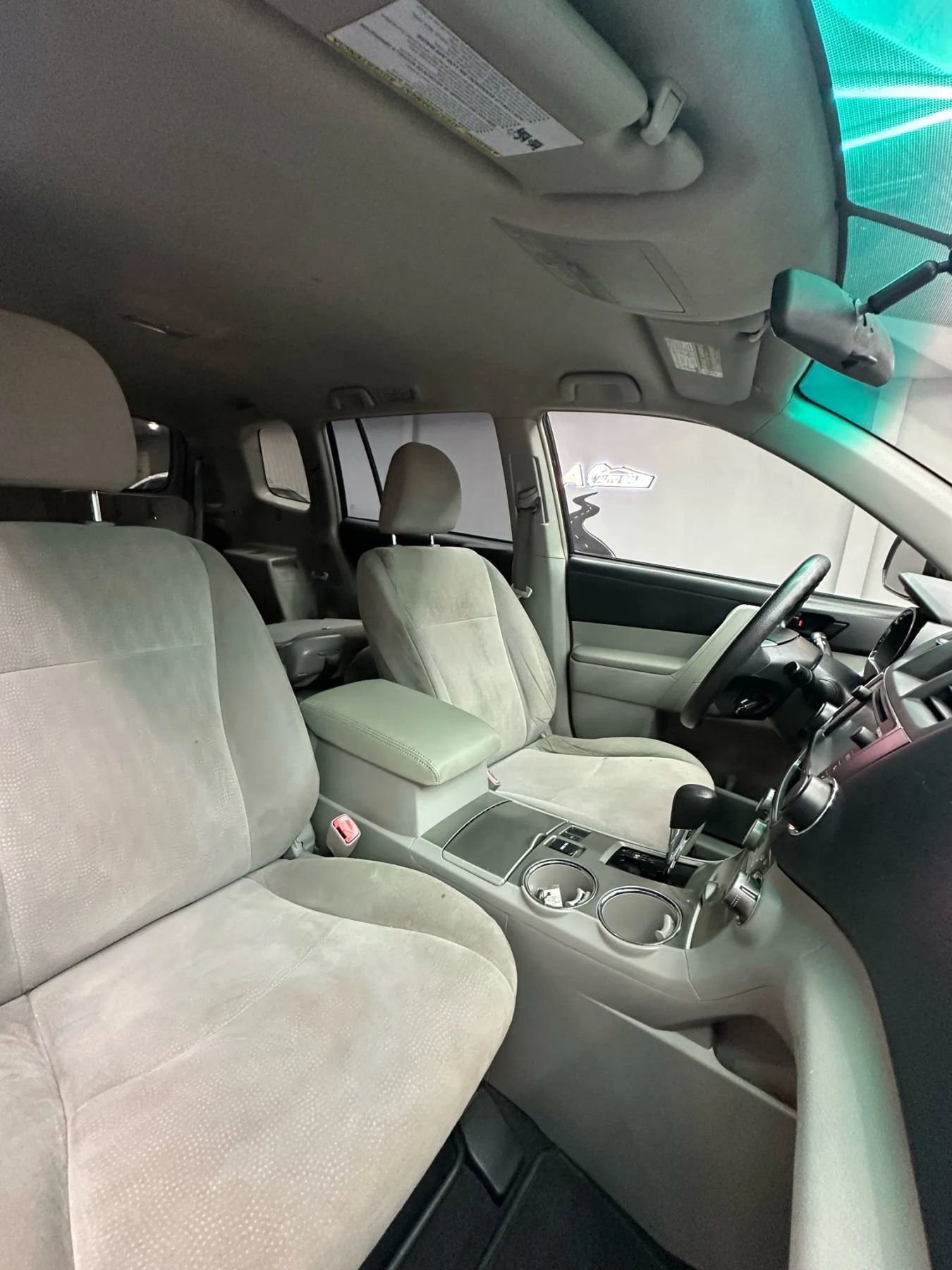 Used 2013 Toyota Highlander SE image 31