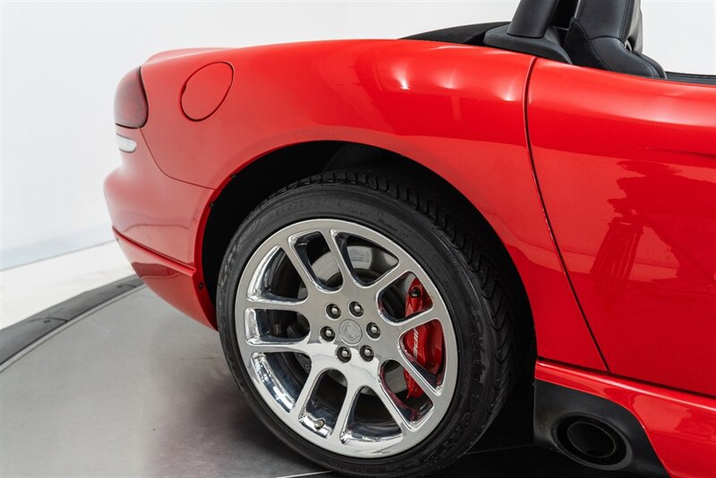 Used 2004 Dodge Viper SRT-10 RWD image 28