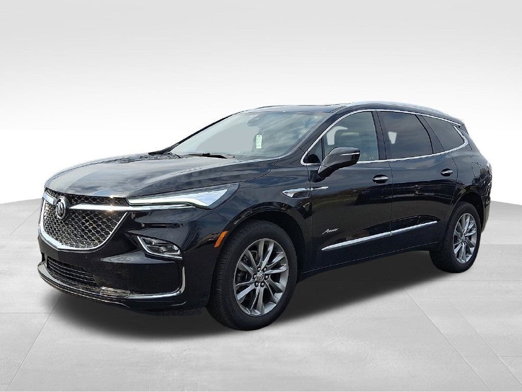 Used 2024 Buick Enclave Avenir w/ Avenir Technology Package AWD/4WD image 3