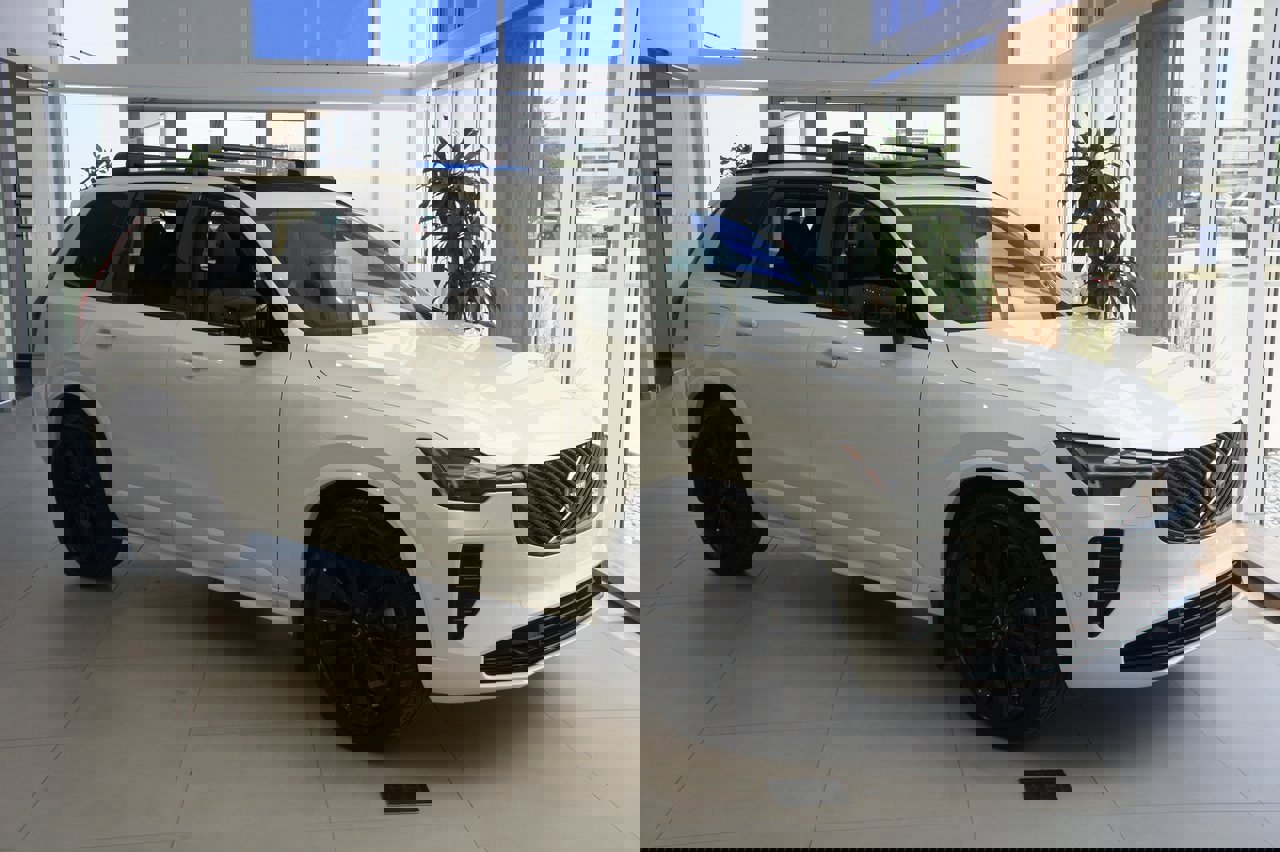 New 2026 Volvo XC90 B6 Ultra image 1