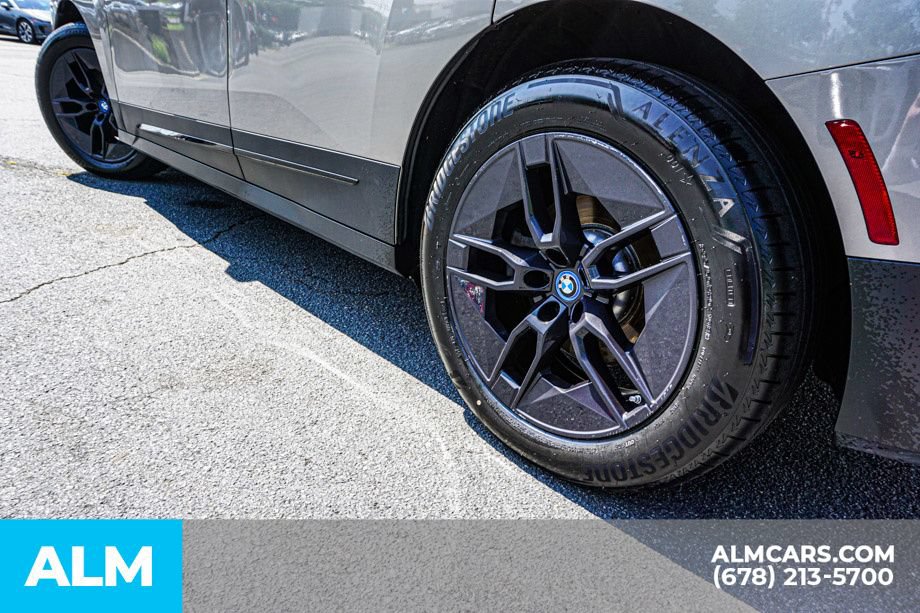 Used 2024 BMW iX xDrive50 w/ Convenience Package AWD/4WD image 16