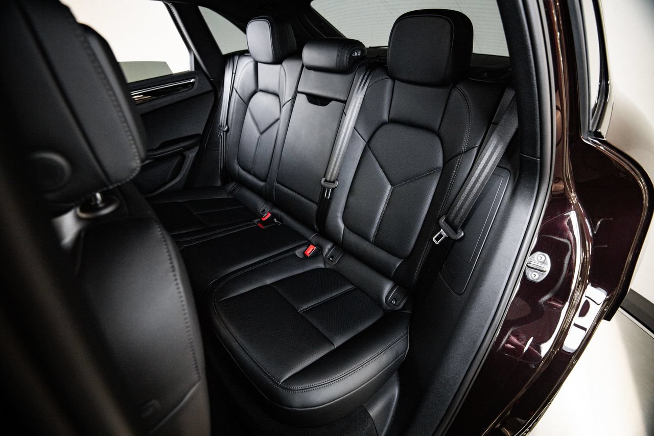 Certified 2026 Porsche Macan S AWD/4WD image 24
