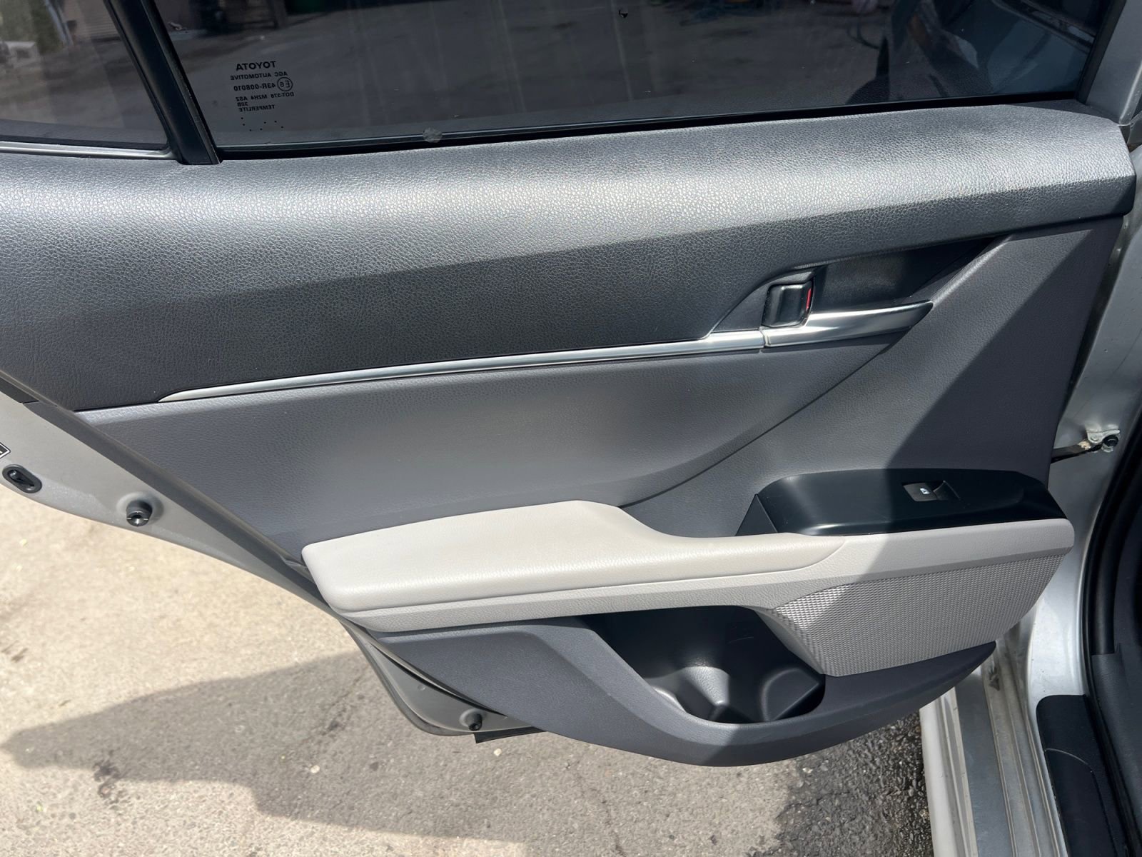 Used 2019 Toyota Camry SE FWD image 24