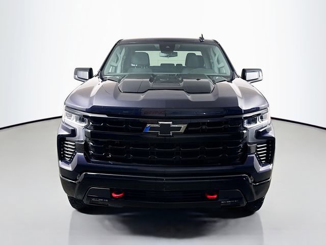 Used 2024 Chevrolet Silverado 1500 LT Trail Boss w/ LPO, Dark Essentials Package AWD/4WD image 4