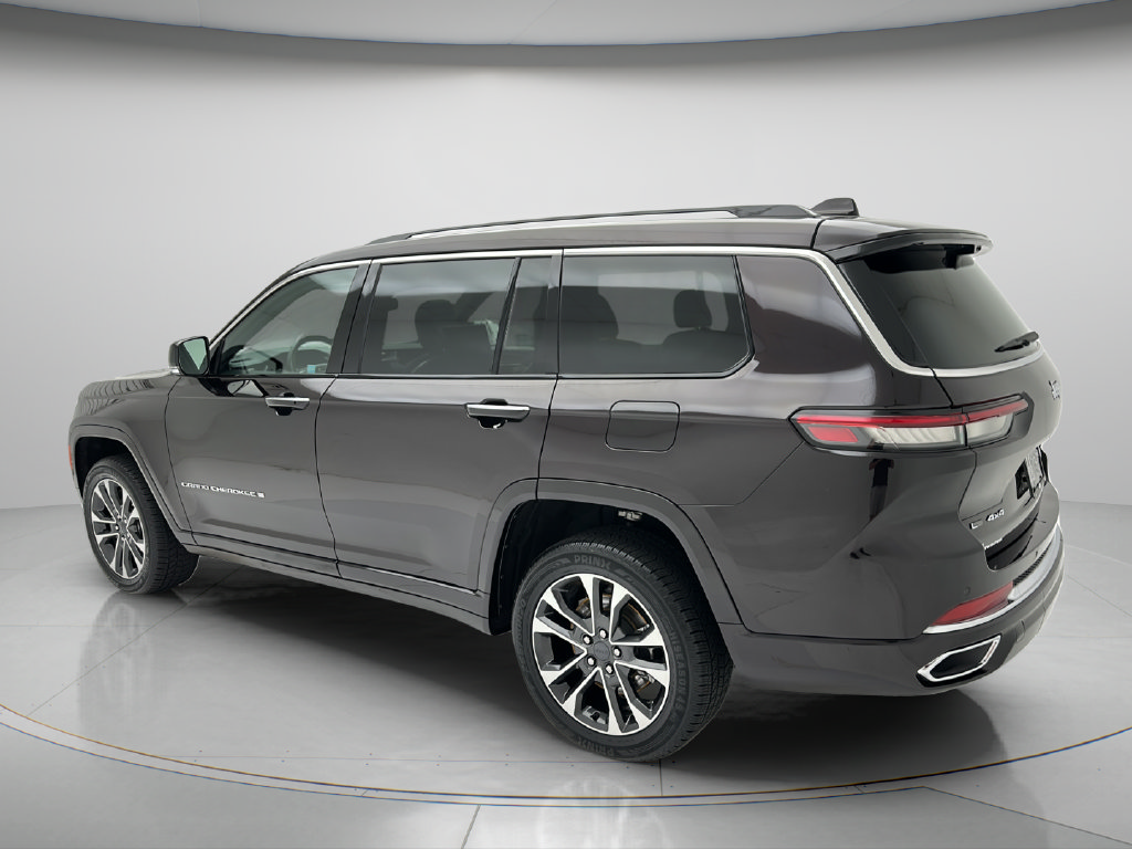 Used 2023 Jeep Grand Cherokee L Overland w/ Advanced Protech Group III AWD/4WD image 4