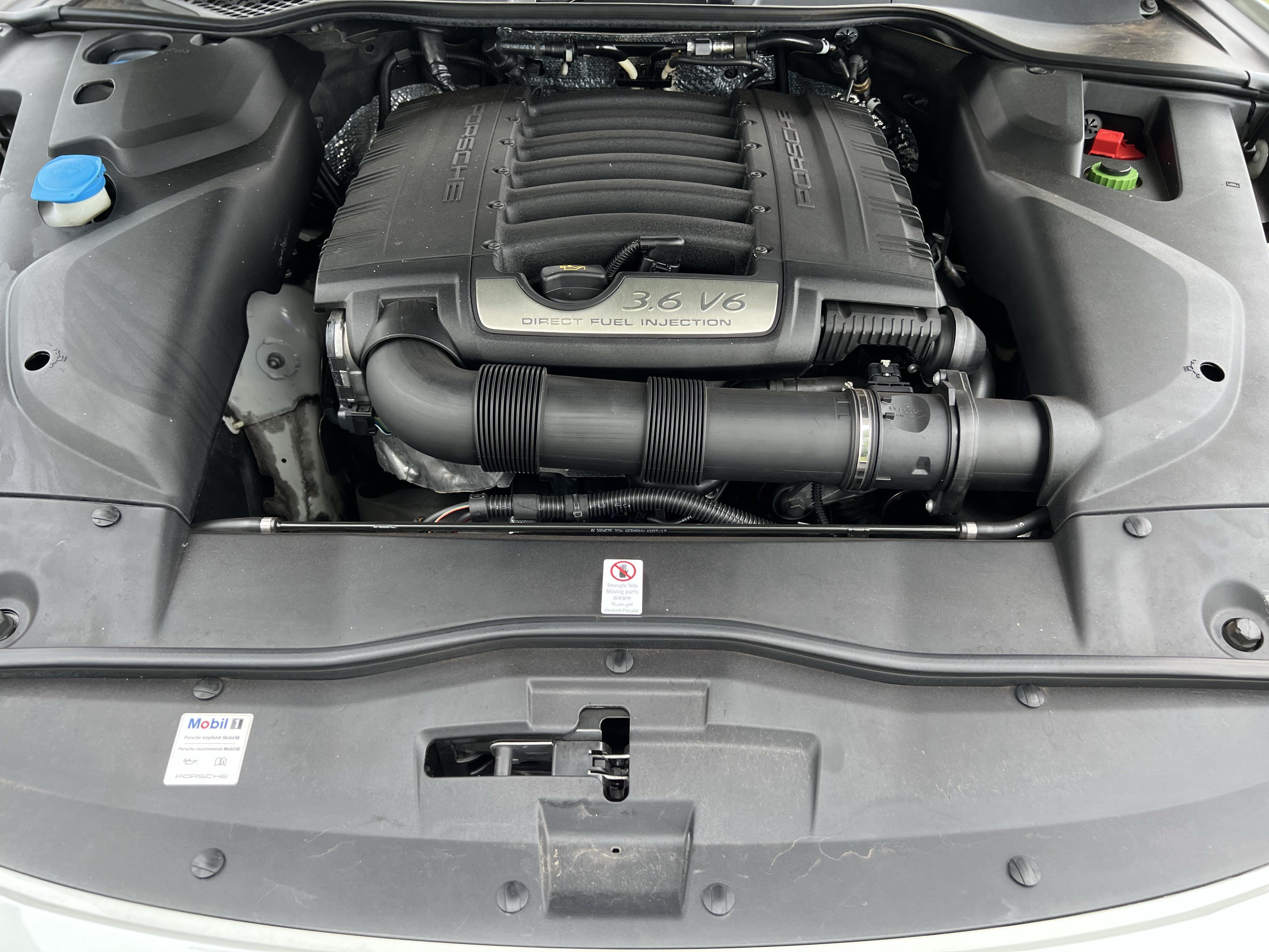 Used 2018 Porsche Cayenne Platinum Edition AWD/4WD image 36