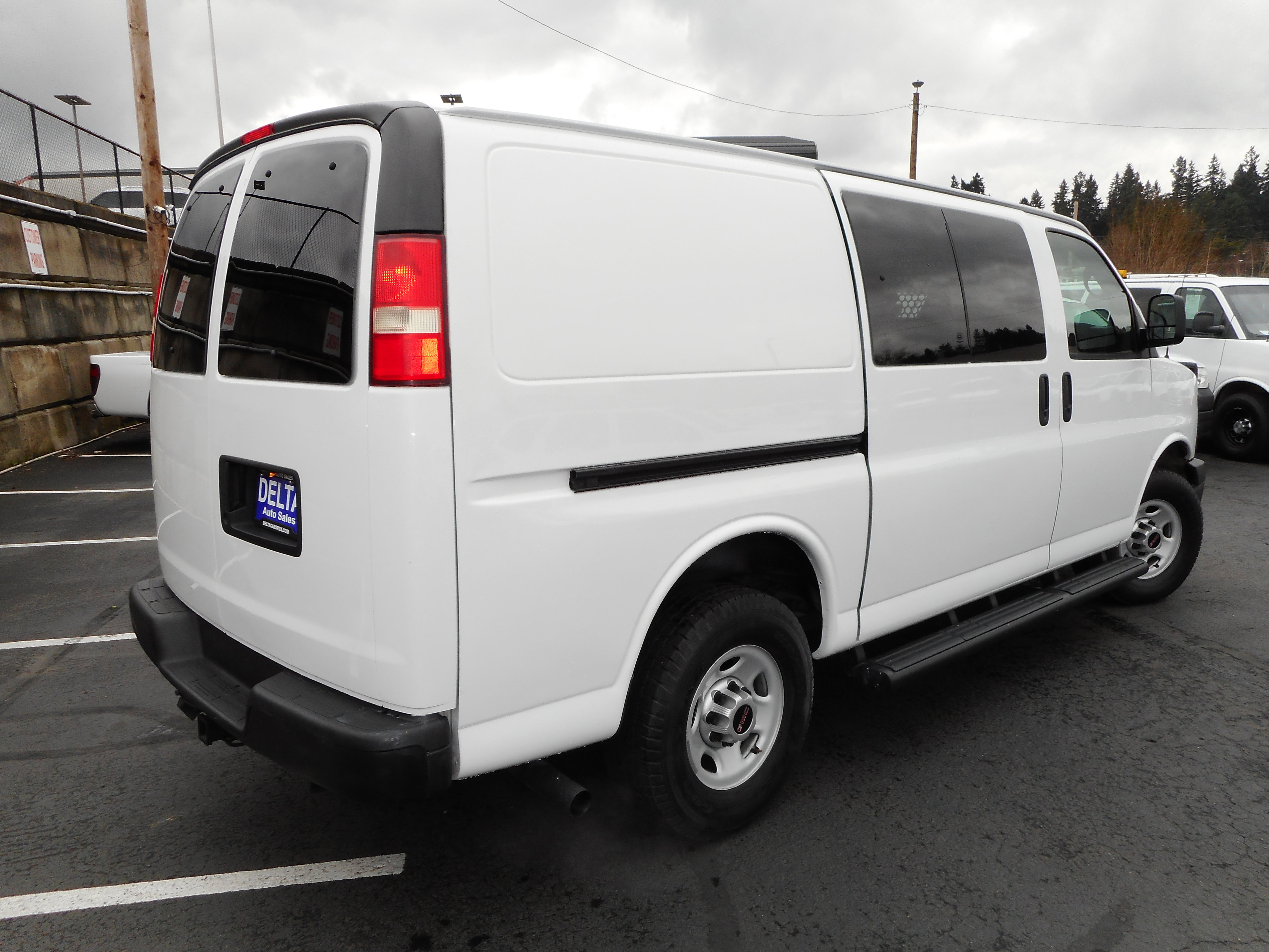 Used 2013 GMC Savana 3500 w/ Power Package image 7