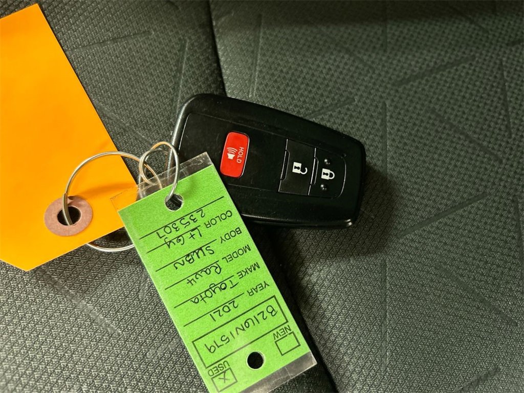 Used 2021 Toyota RAV4 XLE image 12