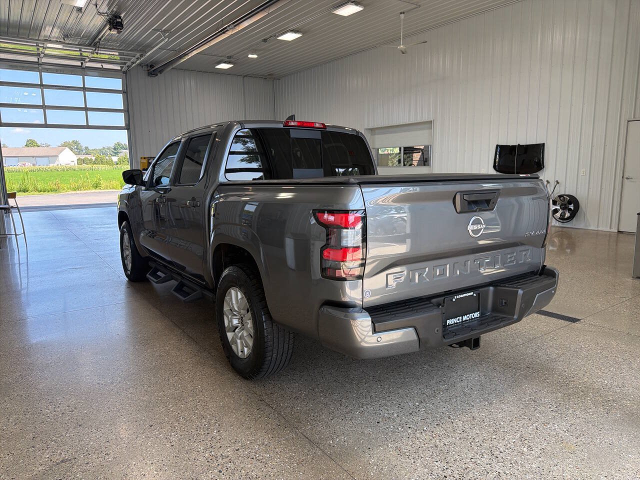 Used 2023 Nissan Frontier SV w/ SV Convenience Package AWD/4WD image 3