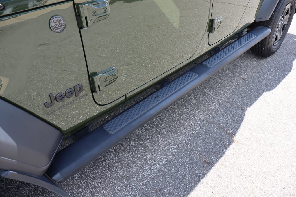 Used 2022 Jeep Gladiator Sport AWD/4WD image 30