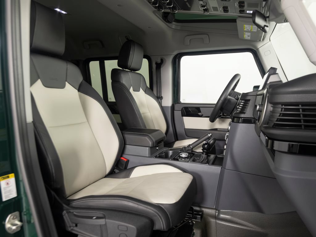 Used 2025 INEOS Grenadier AWD/4WD image 27