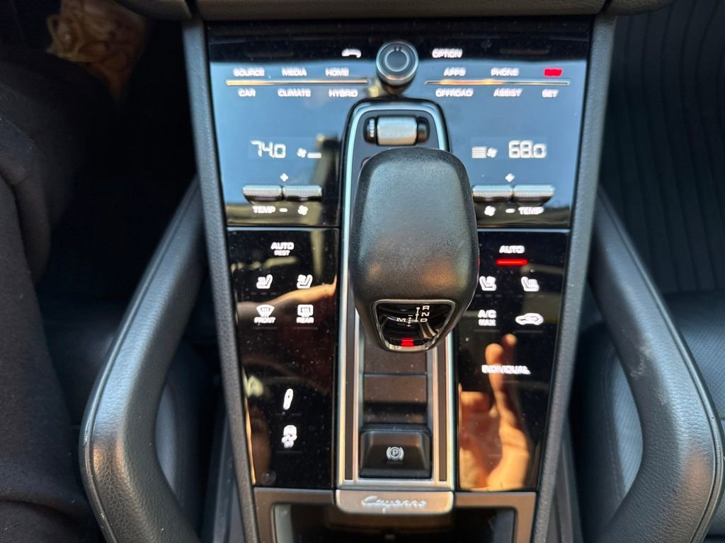 Used 2019 Porsche Cayenne E-Hybrid image 18