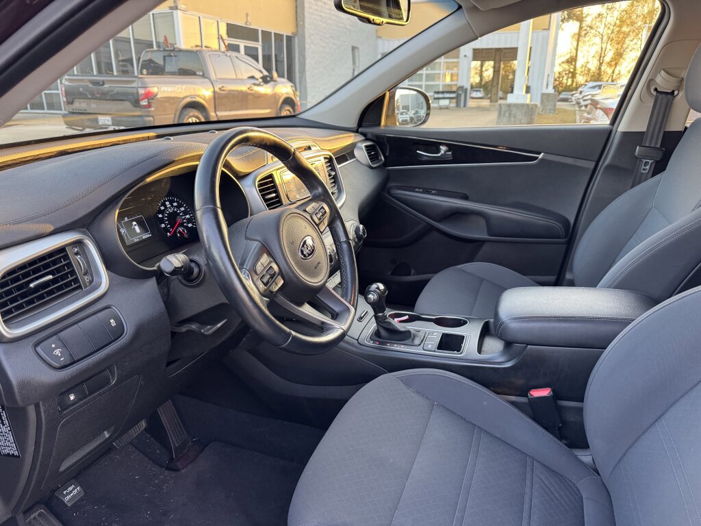 Used 2016 Kia Sorento LX w/ LX Convenience Package image 20