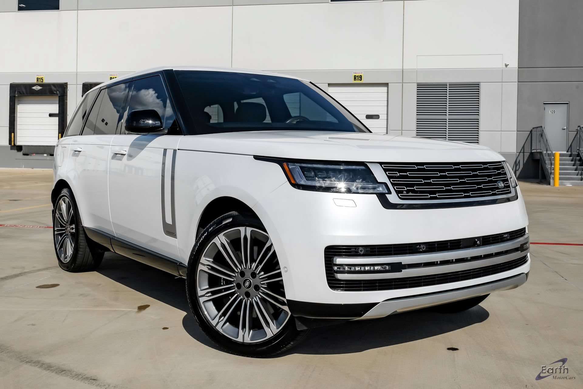 Used 2025 Land Rover Range Rover Autobiography AWD/4WD image 18