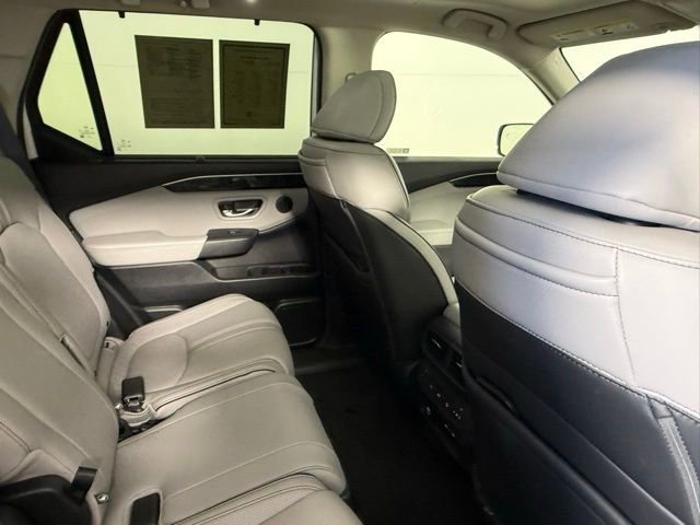 Used 2024 Honda Pilot Elite image 45