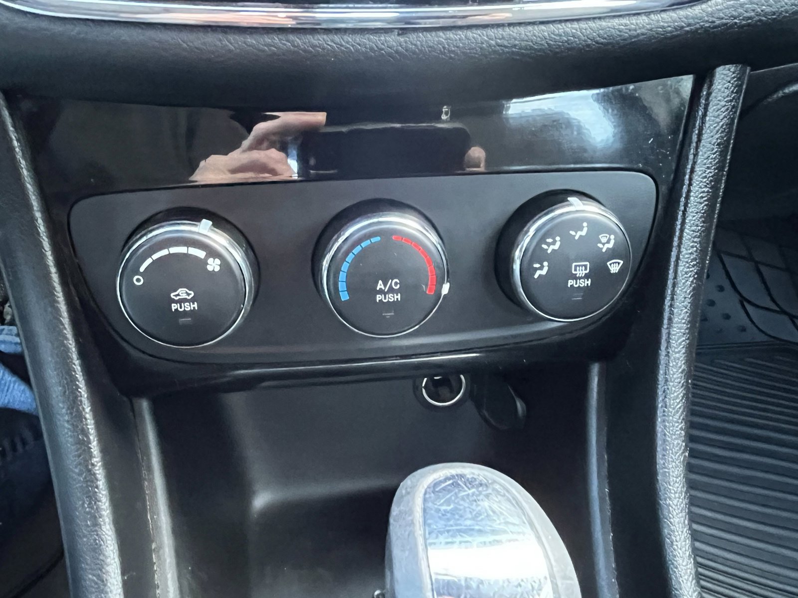 Used 2014 Chrysler 200 LX image 12