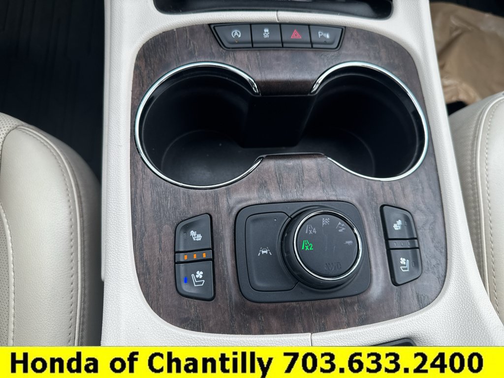 Used 2020 GMC Acadia Denali w/ Denali Ultimate Package AWD/4WD image 17