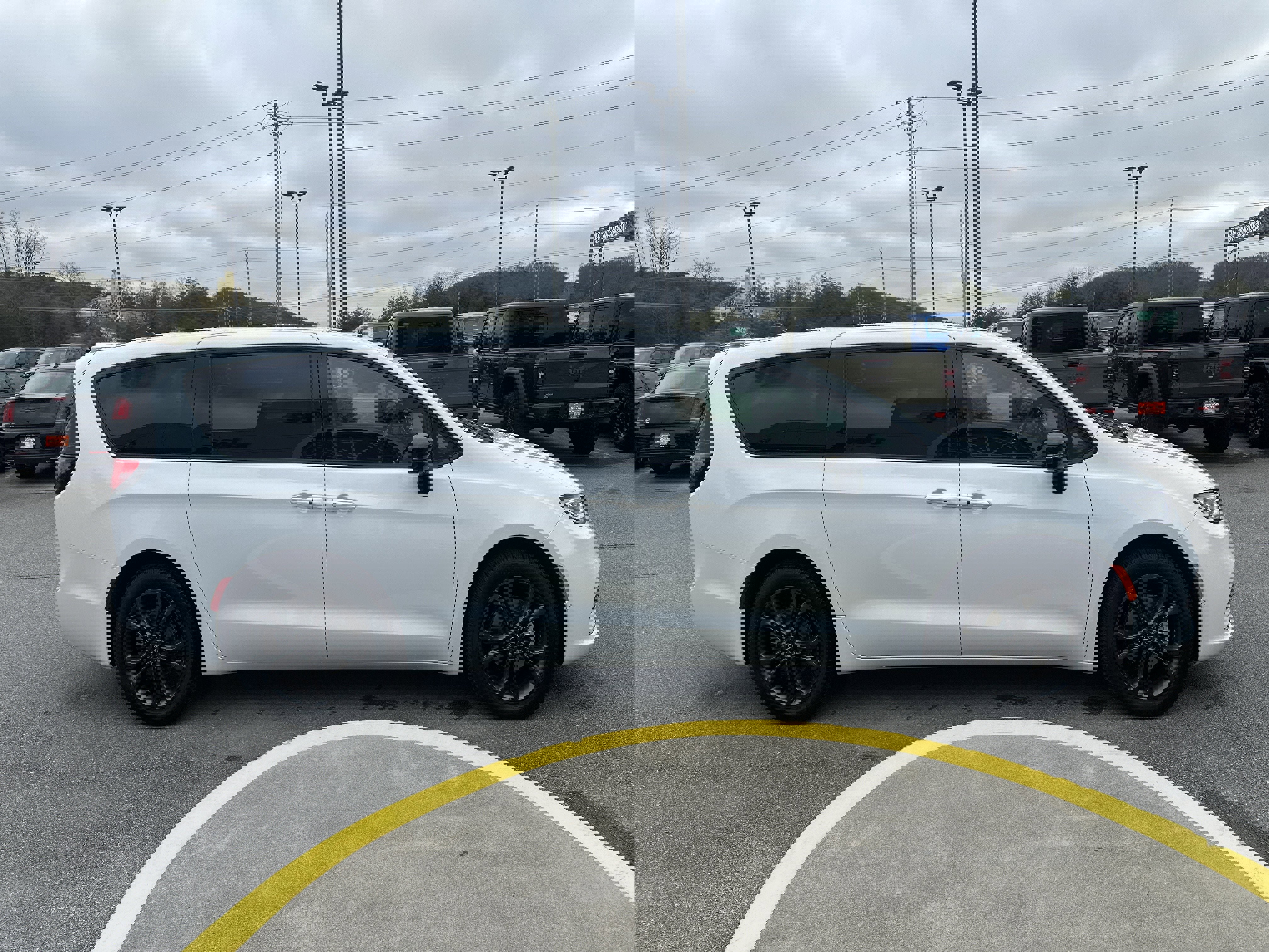 New 2026 Chrysler Pacifica Select image 6