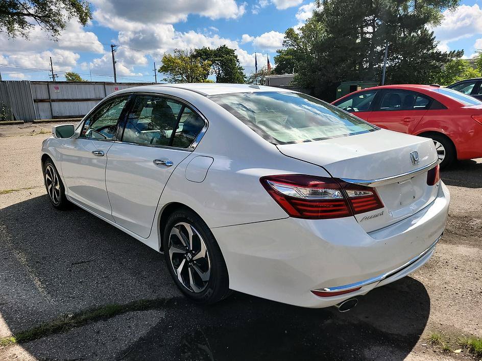 Used 2017 Honda Accord EX-L image 5