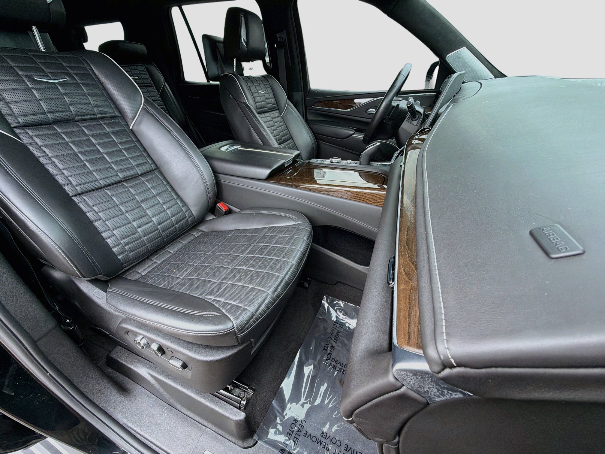 Used 2024 Cadillac Escalade Sport Platinum w/ LPO, ONYX Package AWD/4WD image 16