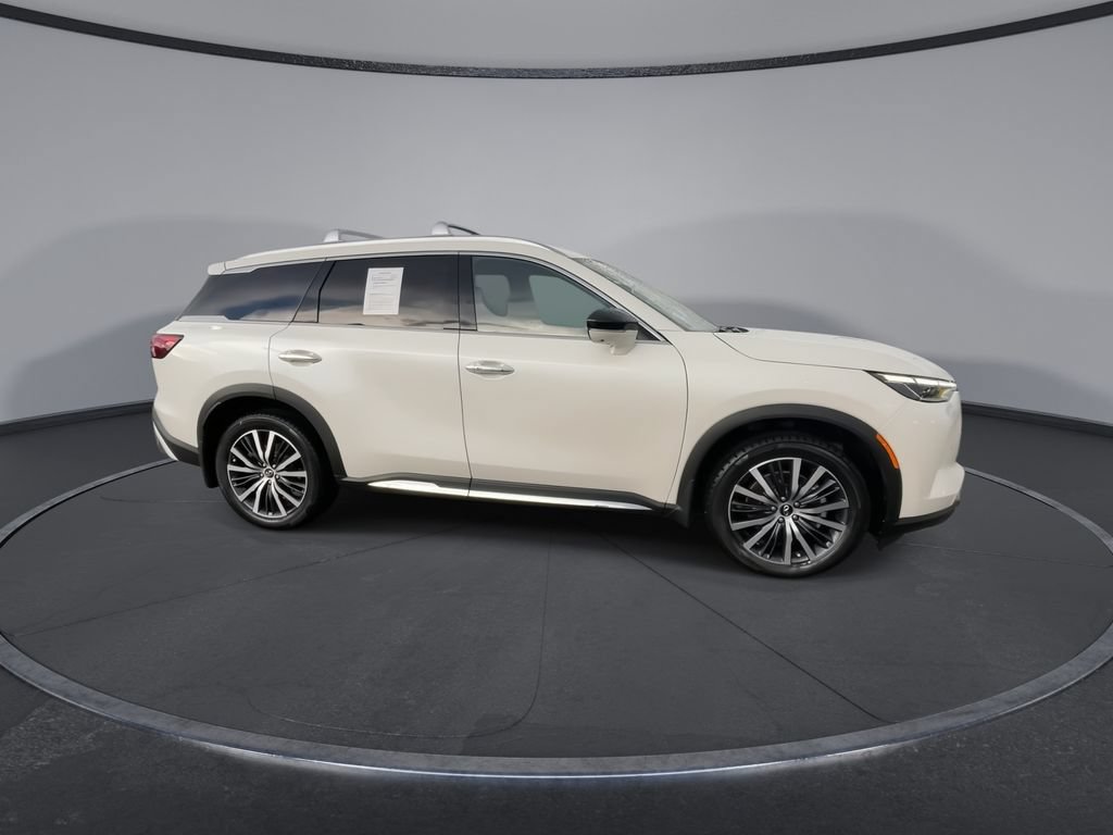 Used 2023 INFINITI QX60 Sensory w/ Vision Package AWD/4WD image 9